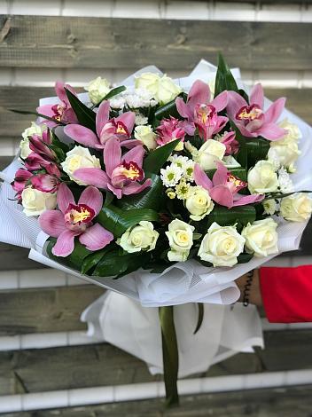 Букет цветов из: Розы и Хризантемы в Вохринке