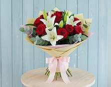 Букет цветов из:  Лилии и Розы в Вохринке