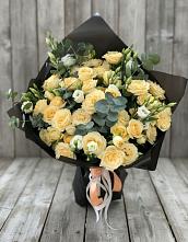 Букет цветов из:  Розы и Лизиантусы в Вохринке