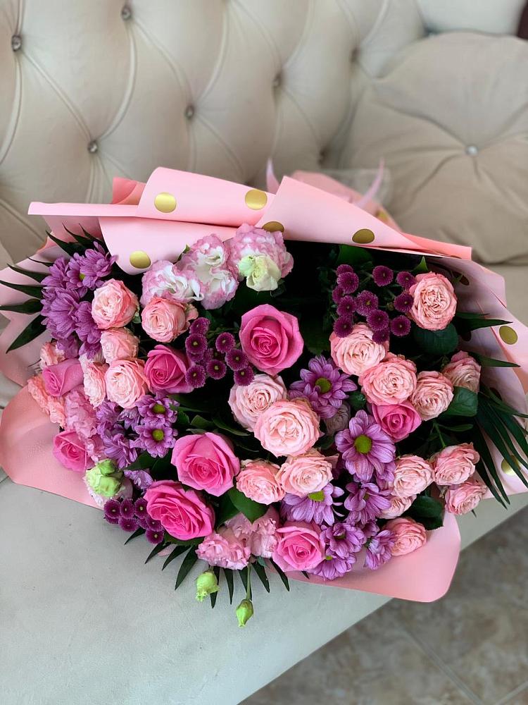 Букет цветов из: Хризантемы, Розы и Лизиантусы в Вохринке