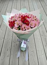 Букет цветов из:  Альстромерии #REPLACE_PRED# Вохринке