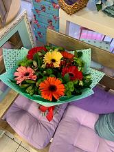 Букет цветов из:  Герберы, Хризантемы и Альстромерии #REPLACE_PRED# Вохринке
