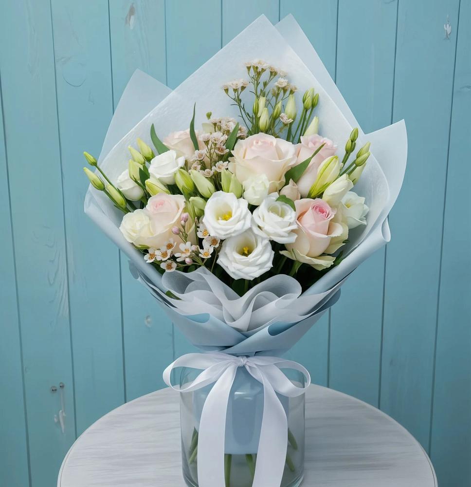 Букет цветов из: Розы и Лизиантусы в Вохринке