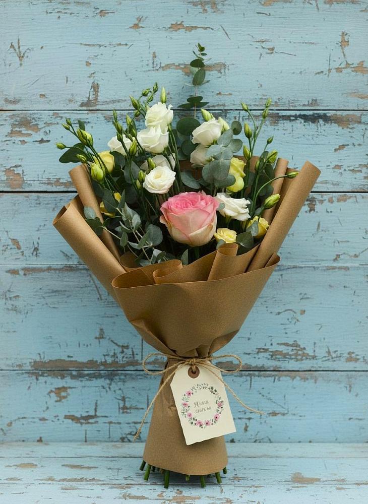 Букет цветов из: Розы и Лизиантусы в Вохринке