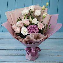 Букет цветов из:  Розы и Лизиантусы в Вохринке