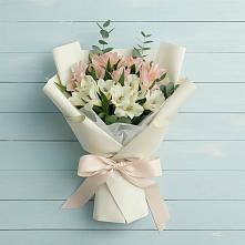 Букет цветов из:  Альстромерии #REPLACE_PRED# Вохринке