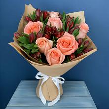 Букет цветов из:  Розы и Альстромерии #REPLACE_PRED# Вохринке