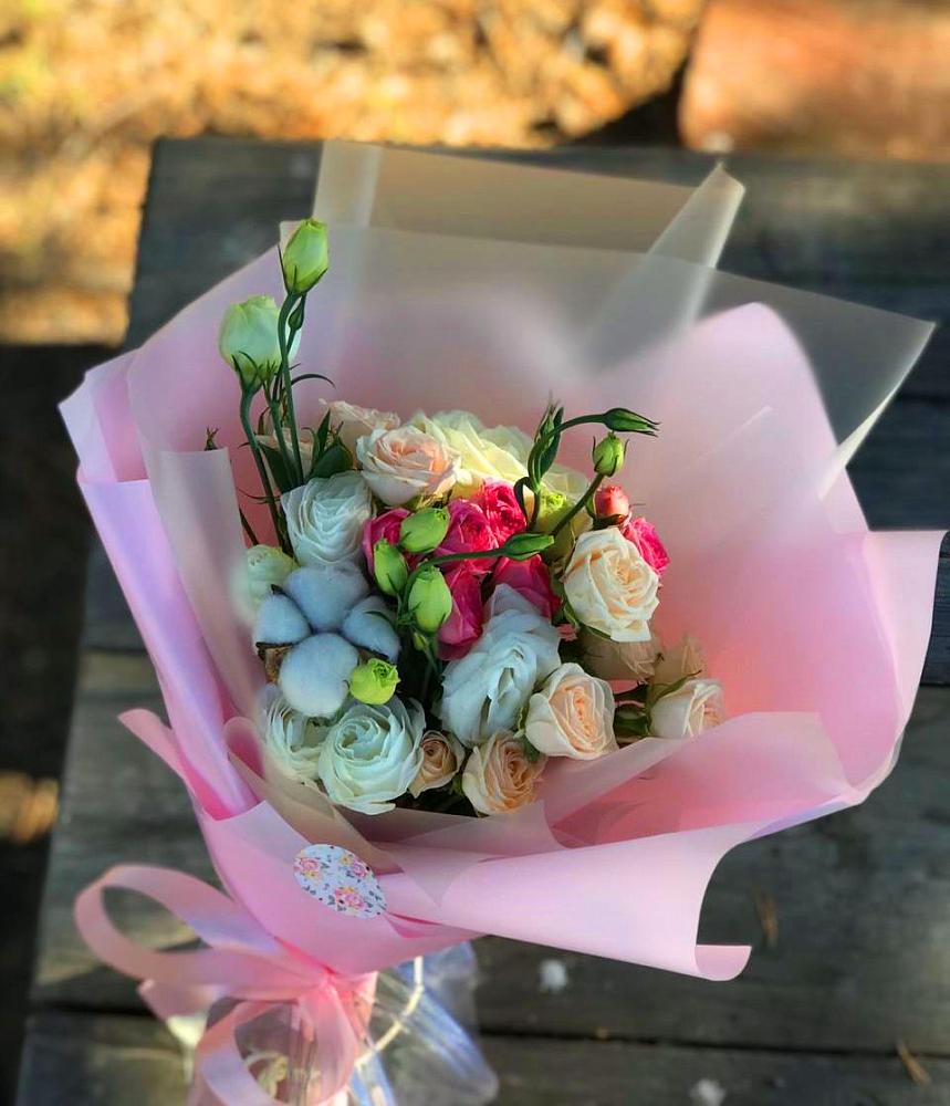 Букет цветов из: Розы и Лизиантусы в Вохринке