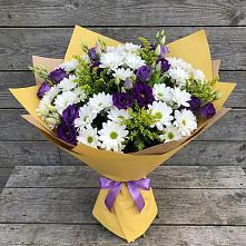 Букет цветов из:  Ирисы, Хризантемы и Ромашки в Вохринке