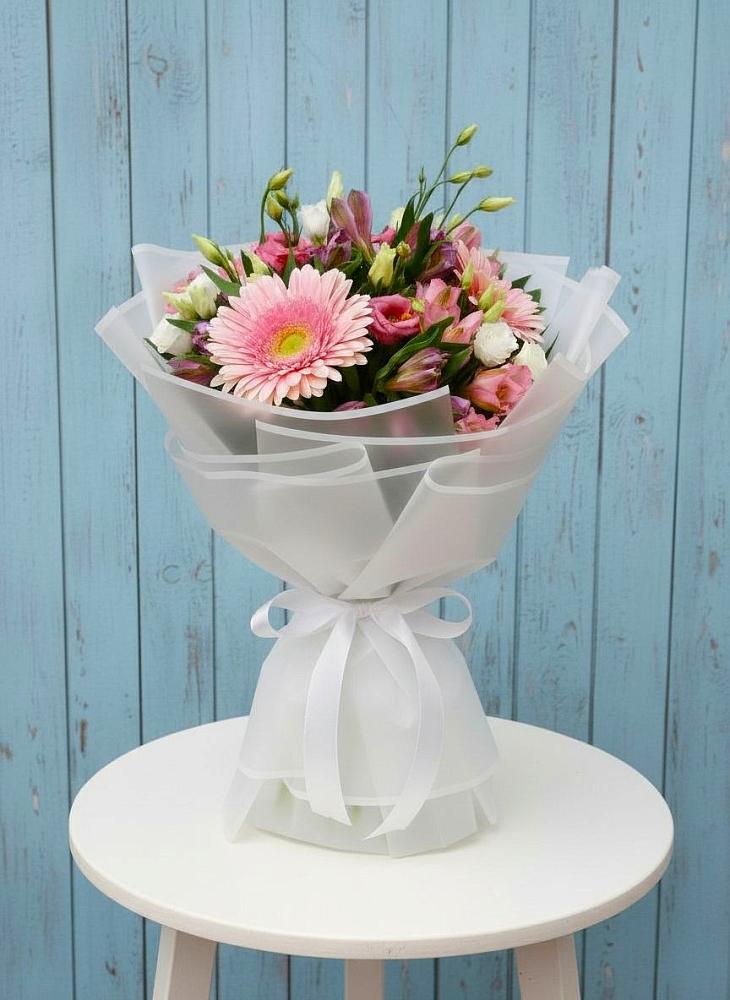 Букет цветов из: Герберы, Альстромерии и Лизиантусы в Вохринке