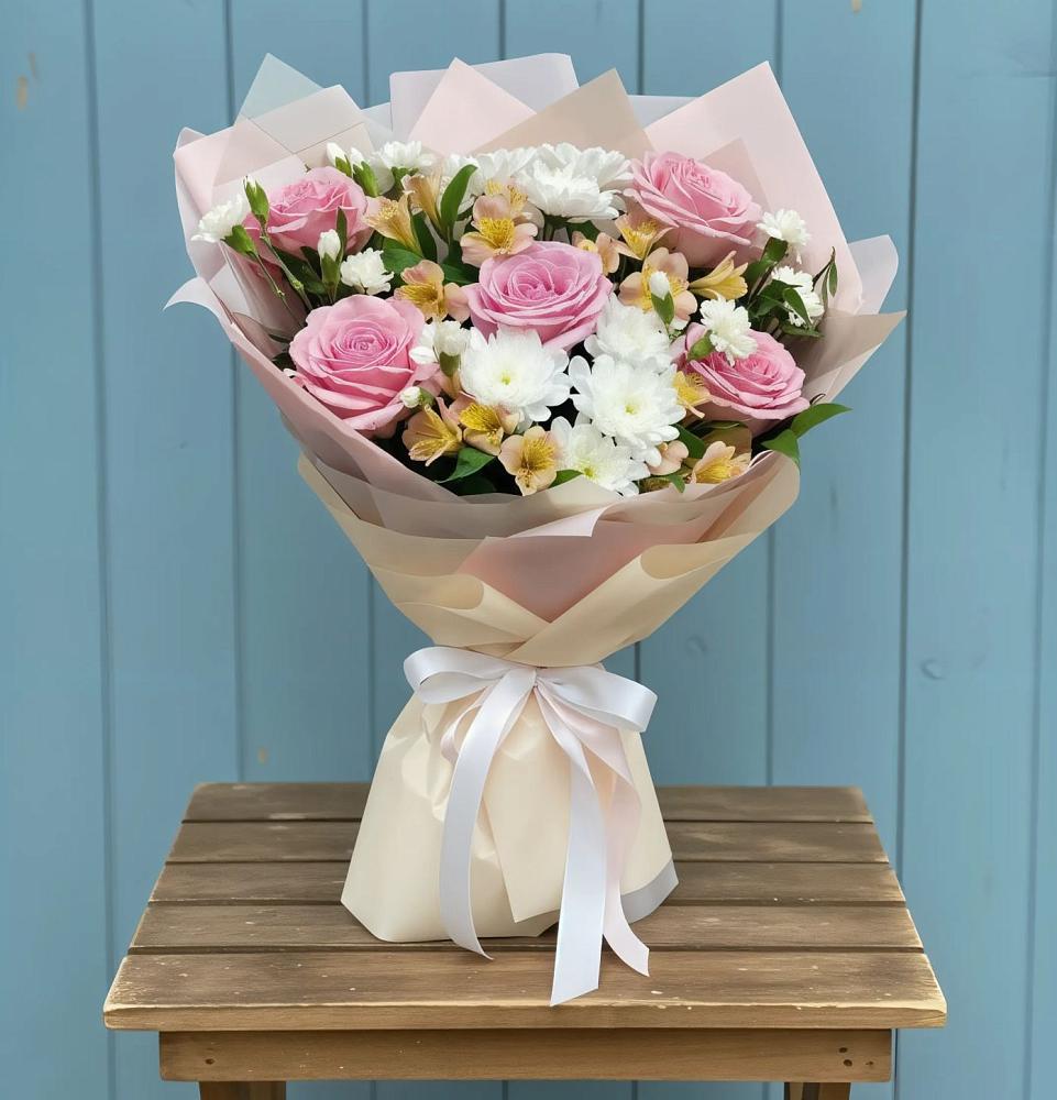 Букет цветов из: Гвоздики, Орхидеи и Розы в Вохринке