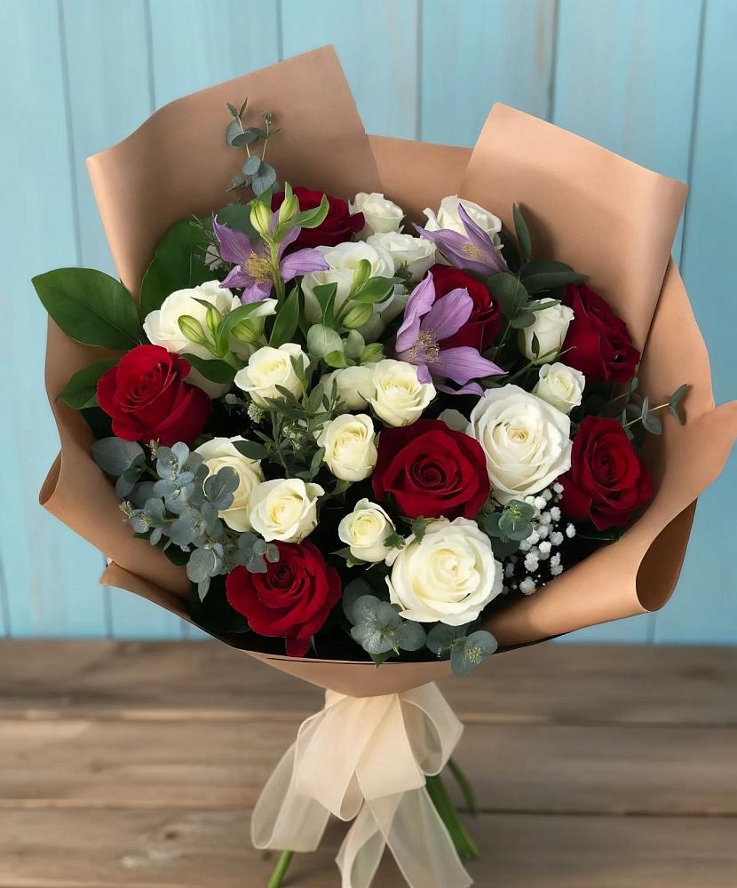 Букет цветов из: Розы и Альстромерии в Вохринке