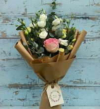 Букет цветов из:  Розы и Лизиантусы в Вохринке