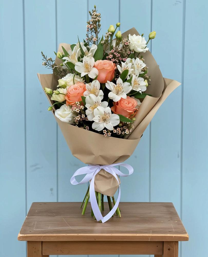 Букет цветов из: Альстромерии, Лизиантусы, Розы и Хризантемы в Вохринке