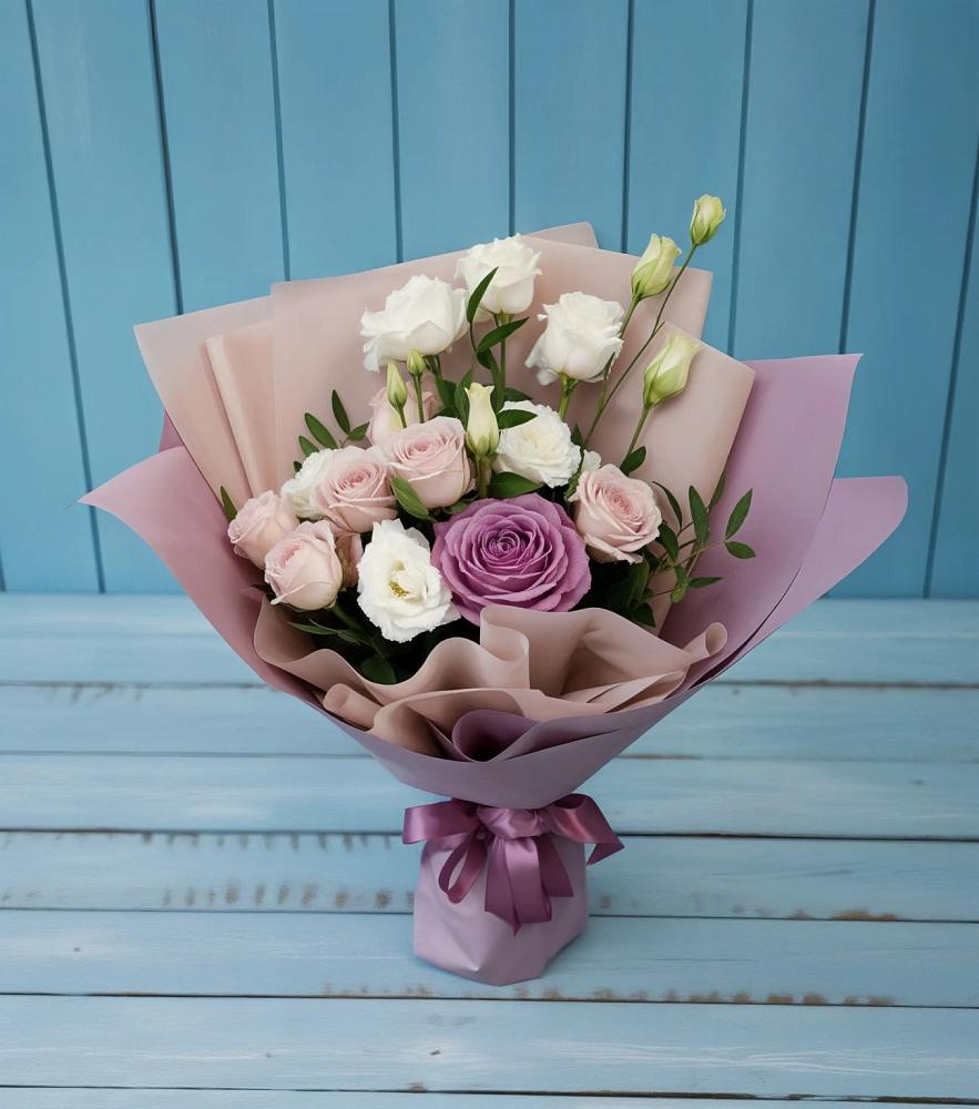 Букет цветов из: Розы и Лизиантусы в Вохринке